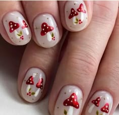 Mushroom Nails Almond Shape, Cottagecore Nails Mushroom, Nail Designs With Mushrooms, Mushrooms On Nails, Cute Short Mushroom Nails, Mushrooms Nails Design, Spring Cottagecore Nails, Short Nail Designs Mushroom