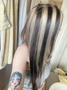 #y2k #y2kaesthetic #haircolor #longhair #chunky #highlights #hairdyeideas Y2k Chunky Highlights, Fall Hair Colour, Highlights Chunky, Hair Stripes, Highlights Curly Hair, Hair Color Streaks