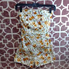 Nwot Super Adorable Floral Shorts/Tube Top Romper. Size Small In Women's Wooden Accent Buttons On The Front Near Bust. Zips Up The Back Halfway. Across The Top: 11.5" Waist: 12" Perfect Condition Comes From Smoking And Pet Free Home Come Check Out My Other Listings In My Closet Bundle And Save Tube Top And Shorts, Tube Top Romper, Floral Tube Top, Women Poetry, Shorts Romper, Floral Shorts, Short Rompers, Tube Top, Pant Jumpsuit