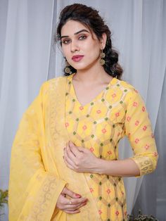 Yellow Chanderi Cotton Pant Suit with Wevon Designer Processing Time : 7 Business Days Work : Wevon Designer Fabric:Top : Chanderi Cotton Bottom : Crepe Silk Dupatta : Chanderi Color:Top : Yellow Bottom : Yellow Dupatta : Yellow Yellow Dupatta, Dress Saree, Short Kurti, Punjabi Salwar Suits, Designer Kurti, Smart Dress, Suit Pant, Girlie Style, Wedding Function