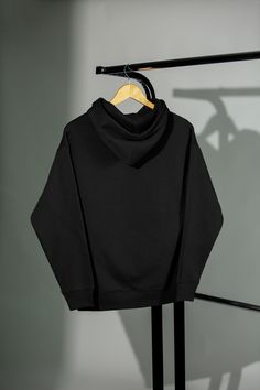 Our Unisex Bitcoin Hoodie in Black is the epitome of comfort and style. Made from 85% organic cotton (ringspun cotton), this hoodie not only contributes to sustainability but also offers unparalleled softness. The hoodie has an oversized cut with dropped shoulders for a casual look. The brushed molton makes it particularly comfortable. The half-moon detail on the back and the lined hood made from main material give this hoodie a high-quality touch. The 2x1 knitted cuffs on the neckline, hem and cuffs as well as the double decorative stitching on both sides of the hem and cuffs ensure first-class workmanship. This hoodie is characterized by the masterfully embroidered detail. Choose one of the 6 statements for your oversize Bitcoin hoodie. Our Bitcoin Oversized Hoodie is the ideal choice fo Relaxed Fit Fleece Hoodie With Drop Shoulder, Sporty Fleece Hoodie With Drop Shoulder, Sporty Drop Shoulder Fleece Hoodie, Fleece Hoodie With Ribbed Cuffs And Drop Shoulder, Drop Shoulder Fleece Hoodie With Ribbed Cuffs, Oversized Long Sleeve Hoodie For Gym, Cotton Sweatshirt With Drawstring Hood And Drop Shoulder, Urban Cotton Hoodie With Drop Shoulder, Gym Hoodie Sweatshirt