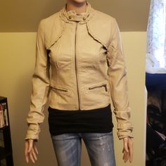 Cute Tan Like Leather Jacket . New Never Worn. Cream Leather Jacket With Zipper For Spring, Trendy Fitted Leather Jacket For Spring, Spring Beige Biker Jacket With Zipper Closure, Beige Biker Jacket With Zipper For Spring, Trendy Fitted Cream Outerwear, Cream Fitted Leather Jacket For Fall, Fitted Cream Leather Jacket For Fall, Trendy Beige Biker Jacket For Spring, Casual Cream Biker Jacket For Spring