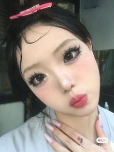 Douyin Bunny Makeup, Doll Core Makeup, Bunny Eyes Makeup, Bunny Pretty Makeup, Bunny Makeup Aesthetic, Bunny Makeup Look, Bunny Eyes, Dolly Makeup