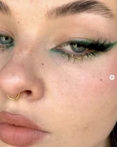 Eye Makeup Pictures, Smink Inspiration, Ethereal Makeup, Green Makeup, Interesting Images, Makijaż Smokey Eye