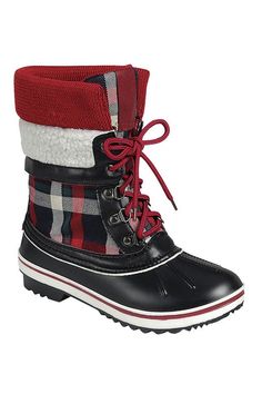 CASUAL ,SNOW BOOTS Plaid Boots, Cute Boots, Sorel Winter Boot, Duck Boots, Family Pictures, Red Plaid, Comfy Outfits, Snow Boots, Winter Boot