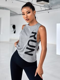 Gris  Collar sin mangas Tela Letras  Embellished Elástico Alto Sleeveless Sports Top, Gym Tops Women, Womens Activewear Tops, Estilo Fitness, Sports Tank Top, Sport Clothes, Fitness Outfits, Gym Tank Tops, Sport Top