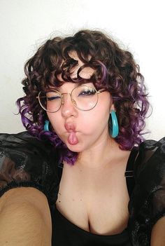 Short Curly Peekaboo Hair, Under Color Hair Curly, Multicolored Curly Hair, Color Hair Curly Ideas, Curly Hair With Purple Tips, Colored Bangs Curly Hair, Peekaboo Hair Color Curly Short, Peekaboo Hair Color Short Bob Hairstyles, Cute Hair Dye Ideas For Curly Hair Purple