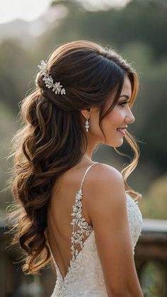 Bridal Hairdo Half Up Half Down, Bridal Hairstyles For Black Hair, Bride Hairstyles Elegant Wedding, Hairdo Down, Long Veils Bridal Hair Down, Wedding Hairstyles Layered Hair, Half Up Half Down Wedding Hair With Vine, Layered Half Up Half Down Hair