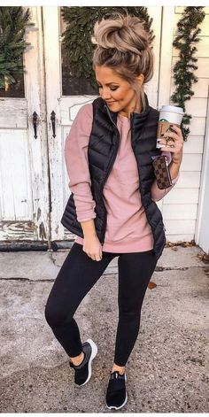 Winter Mode Outfits, Fancy Fashion, Athleisure Trend, Closet Inspiration, Sweatshirt Outfit, Chic Sweaters