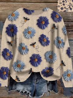 Fake Embroidery, Cute Streetwear, Denim Embroidery, Greetings Images, Winter Work, Floral Graphic, Autumn 2024, Streetwear Casual, Embroidered Clothes