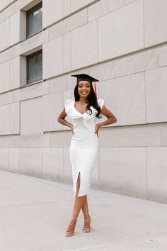 College Graduation Dress Black Women, Dress For Graduation Ceremony, White Graduation Dress College Classy, University Graduation Outfit Dresses, Graduation Preparation, Classy Graduation Outfit, Graduation Dress College Classy, College Grad Dresses, Graduation Dress University