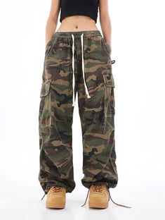 Green Camouflage Cargo Pants | Lisa - BlackPink XL Camouflage Cargo Pants, Fashion Chingu, Halter Jumpsuit, Fits Clothes, Black Flare, Type Of Pants, Blackpink Fashion, Drawstring Waistband, Cropped Tank Top