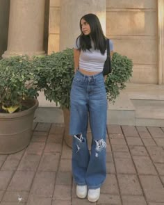 High Rise Jeans Outfit, Wide Jeans Outfit, High Waisted Jeans Outfit, Baggy Jeans For Women, Denim For Women, Stylish Photo Pose