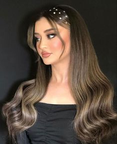 Simple Long Hair Prom Hairstyles, Fancy Hair Aesthetic, Hairstyle For Long Dresses, Hairstyles For Weedings, Soft Hairstyles For Wedding, Hairstyles For Corset Dress, Cute Wave Hairstyles, Cute Hairstyles For Quinceanera Guest, Bedazzled Hairstyles