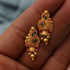 Temple Jewelry Style Drop Plug Earrings As Gift, Mangalsutra Ideas, Daily Use Gold Earrings Indian, Gold Studs Earrings Indian, Gold Earrings With Price, Indian Gold Necklace Designs, Gold Jewelry Prom, Small Earrings Gold, 22k Gold Earrings