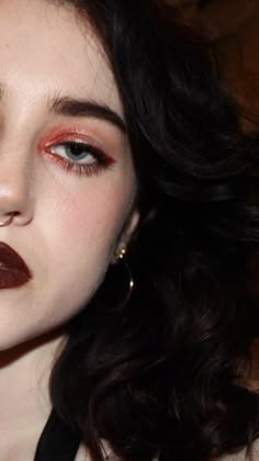 Makeup Ideas For Maroon Dress, Red Eye Makeup Aesthetic, Pretty Grunge Makeup, Red Grunge Makeup, Red Wine Makeup, Dark Red Makeup, Dark Red Lipstick Makeup