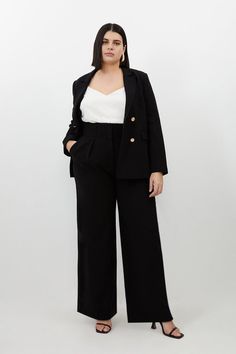 Black On Black Business Casual, Black Suit Plus Size Women, Plus Size Court Attire, Plus Size Outfits Business, Women’s Work Wear, Plus Size Quiet Luxury, Winter Office Outfits Women Plus Size, Business Attire Women Plus Size