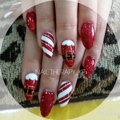 Holiday Nail Designs Christmas, Christmas Nail Designs 2022, Christmas Theme Nails, Kids Christmas Nails, Winter Acrylics, Christmas Themed Nails, Green Christmas Nail, Sparkle Nail Designs, Christmas Nail Polish