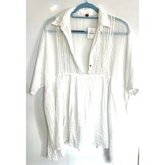 Brand: Free People Color: White Theme: Summer Boho Casual Baggy Boho Foho, Hobo Chic, Bohugly, Girl Authority Indie Occasion: Daytime Casual Beach Season: Summer Spring Fall Style: Boho Peasant Oversized Baggy Department: Women's Condition: New With Tags Size: Small Material: 100% Cotton Features: Breathable, Comfortable & Soft Short Sleeves -Ruffle Flowy Chest -Low Cut, 2 Small Button Closure Option -Relaxed Loose Fitting -Casual Flowy Hem To Cover All Body Shapes And Pairs With Pants, Jeans, L Summer Short Sleeve Tops For Daywear, Summer Short Sleeve Blouse For Daywear, White Tunic Top For Beach, White Tunic Tops For The Beach, Summer Blouse With Short Sleeves For Daywear, Beach White Cotton Peasant Top, White Cotton Peasant Top For Beach, White V-neck Peasant Top For Beach, Summer Tunic Top With Relaxed Fit