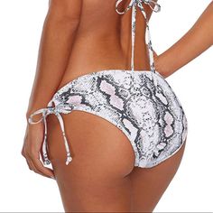 White Snakeskin Pattern With Light Pink Accent. Full Coverage. Completely Lined. Ties On Both Sides. Size Small. Inv #4791 Snakeskin Pattern, Swimsuits High Waisted, Fashion Set, Womens Swim, Both Sides, Light Pink, White Black, Full Service, Pink