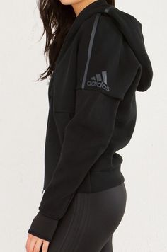 Estilo Fitness, Fitness Outfits, Fitness Style, Workout Attire, Adidas Hoodie, Workout Outfit, Athletic Outfits, Job Interview