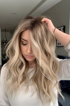 Blonde Balayage On Medium Length Hair, Pale Yellow Blonde Hair, Beachy Lived In Blonde, Multi Tone Blonde Hair, Blonde Hair No Bleach, Pink Undertone Skin Hair Color, Different Kinds Of Blonde, Cool Vs Warm Blonde, Cool Toned Blonde Hair Balayage