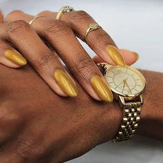 21 Nail Colors for Dark Skin That Look Flattering - MorningKo Dark Skin Manicure, Dark Skin Nail Polish, Nail Colors For Dark Skin, Dark Skin Nail Color, Gold Gel Nails, Natural Nails Manicure, Lipstick Nails, Fun Nail Colors, Gold Nail Polish