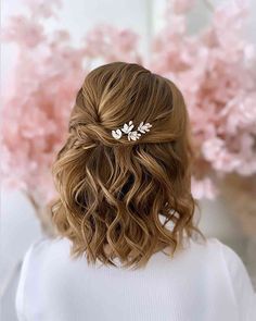 25 Easy & Cute Updos for Medium Hair Low Ponytail Hairstyles, Wedding Hairstyles For Medium Hair, Aesthetic Hairstyles, Sophisticated Hairstyles, Wedding Hairstyles Medium Length, Ponytail Hairstyle, Stunning Hairstyles