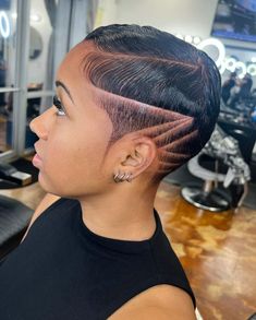 Shaved Back Hairstyles, Colored Short Hair Black Women, Black Women Haircut Styles, Bald Baddie, Future Hairstyles, Short Black Hair