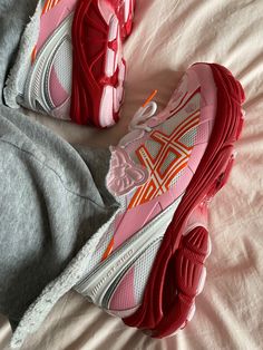 Asics Sneakers Aesthetic, Snickers Shoes, Streetwear Accessories, Sneaker Stores, Shoe Inspo, Girly Shoes, Aesthetic Shoes