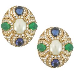 Ciner Eleanor Pearl Emerald Sapphire Earrings (330 CAD) ❤ liked on Polyvore featuring jewelry, earrings, vintage sapphire jewelry, vintage pearl jewelry, vintage earrings, cabochon earrings and vintage jewelry Vintage Sapphire Jewelry, Vintage Sapphire Earrings, Vintage Emerald Earrings, Vintage Pearl Jewelry, Cabochon Earrings, Earrings Emerald, White Pearl Earring, Swarovski Crystal Jewelry, Vintage Sapphire