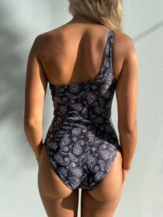 Swimsuit made by Laced by Lola True to size. Elegant Fitted Printed Swimwear, Fitted Sleeveless Swimwear With Paisley Print, Fitted Paisley Print Sleeveless Swimwear, Fitted Sleeveless Paisley Print Swimwear, Paisley Print Swimwear For Poolside, Fitted Paisley Print Swimwear For Poolside, Fitted Paisley Print Swimwear For Beachwear, Fitted Paisley Print Beachwear Swimwear, Paisley