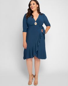 Comfortable Trendy Outfits, Plus Size Wrap Dress, Casual Boho Outfits, Dresses For Apple Shape, Curvy Body Types, Plus Size Cocktail Dresses, Midi Wrap Dress, Womens Cocktail Dresses, Evening Dresses Elegant