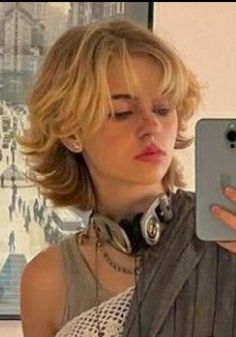 Grunge Bob Haircut, Short Grunge Haircuts, Short Grunge Hair, Trendy Hairstyle, Clothes Aesthetic, Short Hairstyle