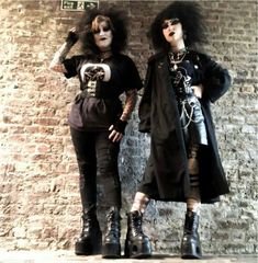 Simple Trad Goth Outfits, 80s Trad Goth Outfits, Traditional Goth Outfits, Tradgoth Outfits, Gender Nonconforming Fashion, Trad Goth Outfits, Traditional Goth