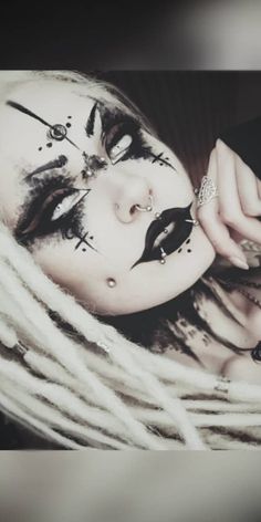 Pagan Makeup, Maquillage Goth, Halloweenský Makeup, Viking Cosplay, Creepy Halloween Makeup, Witch Makeup, Work Makeup