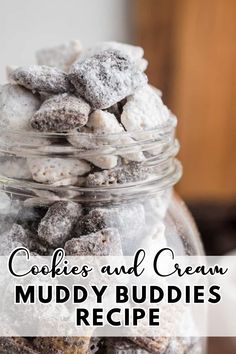 cookies and cream muddy buddies recipe in a glass jar with text overlay that reads cookies and cream muddy buddies recipe