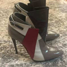 Balenciaga Women’s Bootie. Gray, White, Red, Patent Leather Color Block, Almond Toe, Stiletto Heel. Boot Closet, Balenciaga Outfit, Shoes Dressing, Futuristic Shoes, Shoes Balenciaga, Fly Shoes, Balenciaga Women, Fantastic Shoes, Chic Shoes