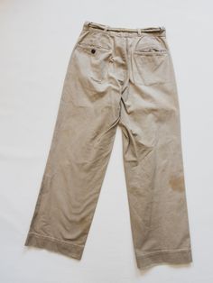 Era : 50's Origin : USA Fabric: Cotton Size : Waist width : 29” Hips width : 20" Rise : 12" Inseam : 29" ( uncuffed ) Rope Belt Sold Separately ( Shop Here ) Wide Leg Workwear Bottoms, Cotton Bottoms With Button Closure, Standard Cut Leg, Cotton Bottoms With Button Closure And Standard Cut Leg, Cotton Bottoms With Button Closure, Pre-washed Straight Leg Cotton Pants, Vintage Wide Leg Bottoms With Button Closure, Relaxed Fit Pre-washed Cotton Pants, Retro Cotton Jeans For Work, Pre-washed Cotton Straight Leg Pants