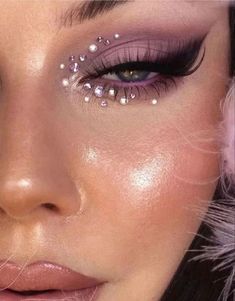 Beyonce Concert Makeup, Rhinestone Freckles, Beyoncé Concert Makeup Ideas, Bedazzled Eye Makeup, Gems Eye Makeup, Pink Makeup With Rhinestones, Purple Makeup Looks With Rhinestones, Stones Makeup Gem, Purple Eye Makeup Rhinestones