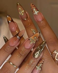 Really Cute Nails, Unique Acrylic Nails, Bling Acrylic Nails, Fire Nails, Funky Nails, Pretty Acrylic Nails, Dope Nails, Best Acrylic Nails, Gold Nails