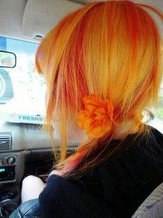 Orange Scene Hair, Dyed Hair Orange, Hair Dye Ideas Curly Hair, Yellow And Red Hair, Yellow Orange Hair, Orange And Yellow Hair, Orange Yellow Hair, Bright Orange Hair, Yellow Hair Dye