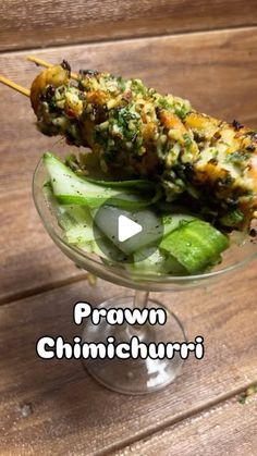 Chimichuri Recipe, Prawns Appetizers, Prawns Recipe, Veg Food, Chimichurri Sauce, Fish Recipe, Coriander Leaves, Chilli Flakes