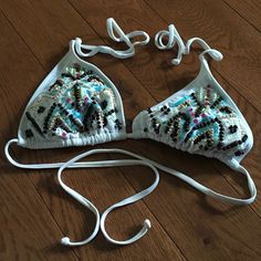 Nwot White Bikini Top With Beads & Sequin. Size Large. Noticed 2 Beads Missing On Inner Left Side Otherwise Everything Seems In Great Condition. Has Insert Pads Included. Never Worn & Need Room For Other Suits I Wear. White Beachwear Halter Top For Party, Beaded Swimwear With Triangle Top For Pool, Beaded Triangle Top Swimwear For Pool, Beaded Triangle Top Swimwear For Summer, Summer Rhinestone Swimwear For Poolside, Embellished Swimwear For Summer Pool, Embellished Swimwear For Summer Pool Season, Embellished Swimwear For Summer Beachwear, Rhinestone Swimwear For Poolside In Summer