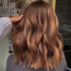 Dreamy Hair, Boho Makeup, Short Hair Trends, Lob Hairstyle, Lob Haircut, Hair Done, Brown Hair Balayage, Brown Blonde Hair