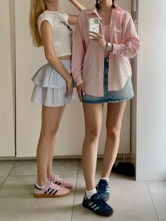 #outfits #ootd #outfitstyle #fashion #scandi #style #adidas #spezial #navy #pink #babypink #victoriasecretpink #sambas #samba #skirtfashion #miniskirtoutfit #minimalist #minimalism #stockholmoutfit #copenhagen #streetstyle #casual #subdued #zara #ralphlaurenwomensclothing #jeans #jeansskirt #aesthetic #oldmoneystyle #outfits4school #spring #springoutfitsforwomen #summerstyle #summeroutfitideas #hotweather #ideas #inspiration #2024style  #2025 Spezial Outfits Girl, Pink Sambas Adidas Women Outfit, Pink Adidas Samba Outfit, Spezials Adidas Outfit, Copenhagen Style Spring 2024, Pink Spezial Adidas Outfit, Adidas Spezial Pink Outfit, Pink Samba Outfit, Adidas Samba Pink