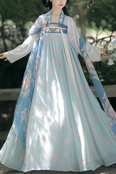 Process Time: Could be shipped out in 1-2 working days. SKU: LIN01123 Fabric: Polyester Cotton Chiffon Style types: Sweet Hanfu Season: Spring, Summer, Autumn, Winter Notice: Any of the accessory is not included. Size(IN) Bust Clothing Length Dress Length S 37.01 22.83 44.88 M 38.58 23.62 46.46 L 40.16 24.41 48.03 Hanfu Princess, Chinese Princess Dress, Traditional Chinese Hanfu, Asian Clothes, Hanfu Girl, Chinese Princess, Chinese Traditional Dress, Halter Dress Short, Chinese Costume