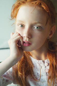 Girl With Red Hair, Simply Red, Beautiful Red Hair, Ginger Girls, Girls With Red Hair, Redhead Girl, Strawberry Blonde, Beauty And Fashion, 인물 사진