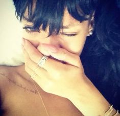 #nostalgia #rihanna Rihanna Rare Selfies, Old Rihanna Pics, 2014 Pfp, Rihanna 2014, Rihanna Tattoo