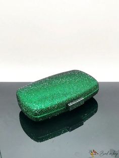 BirdinBag - Chic Rhinestone Chain Mini Square Bag in Glamorous Iron Alloy Glamorous Green Clutch Bag, Glamorous Green Bags With Rhinestones, Glamorous Green Evening Bag, Green Rhinestone Clutch Evening Bag, Green Details, Rhinestone Chain, Chain Bag, Box Bag, Design Silver